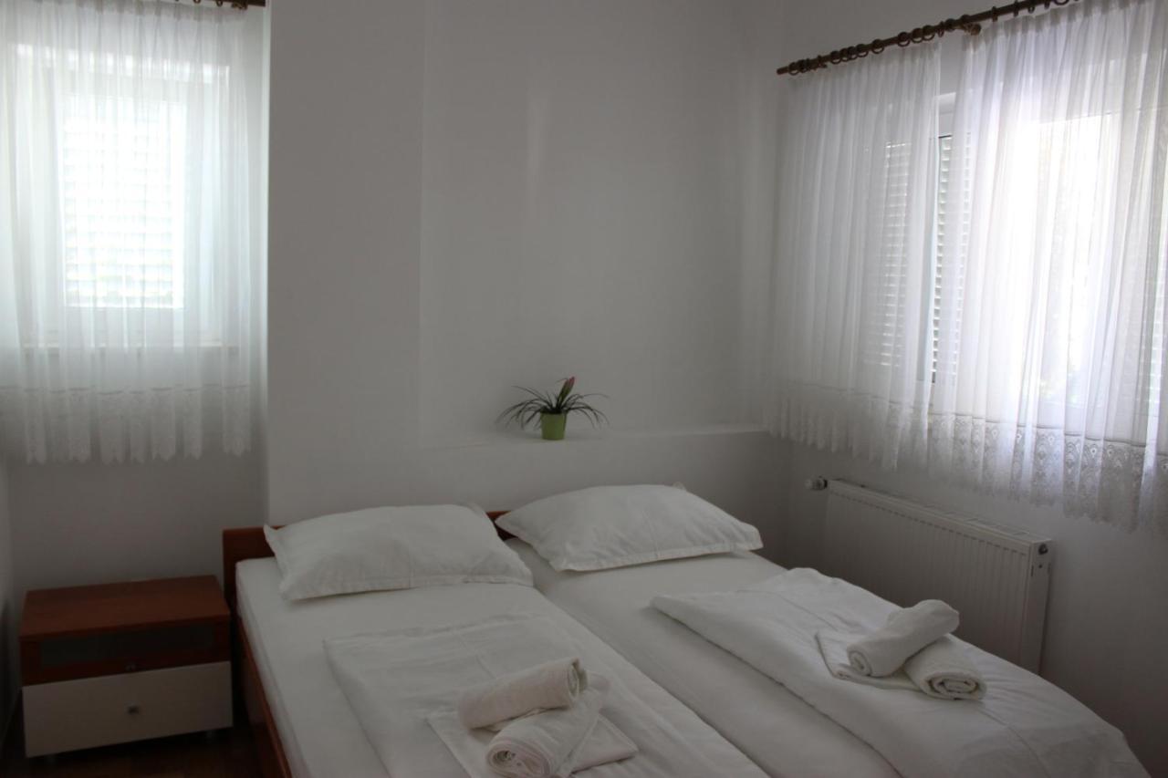 Pile Apartments 4 Омиш Экстерьер фото